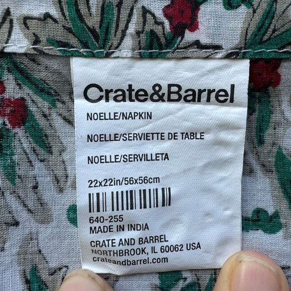 Set of 4 Crate&Barrel Block Printed Napkins - Picture 9 of 10